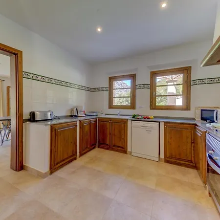 Vall Den March Ii * פוינסה